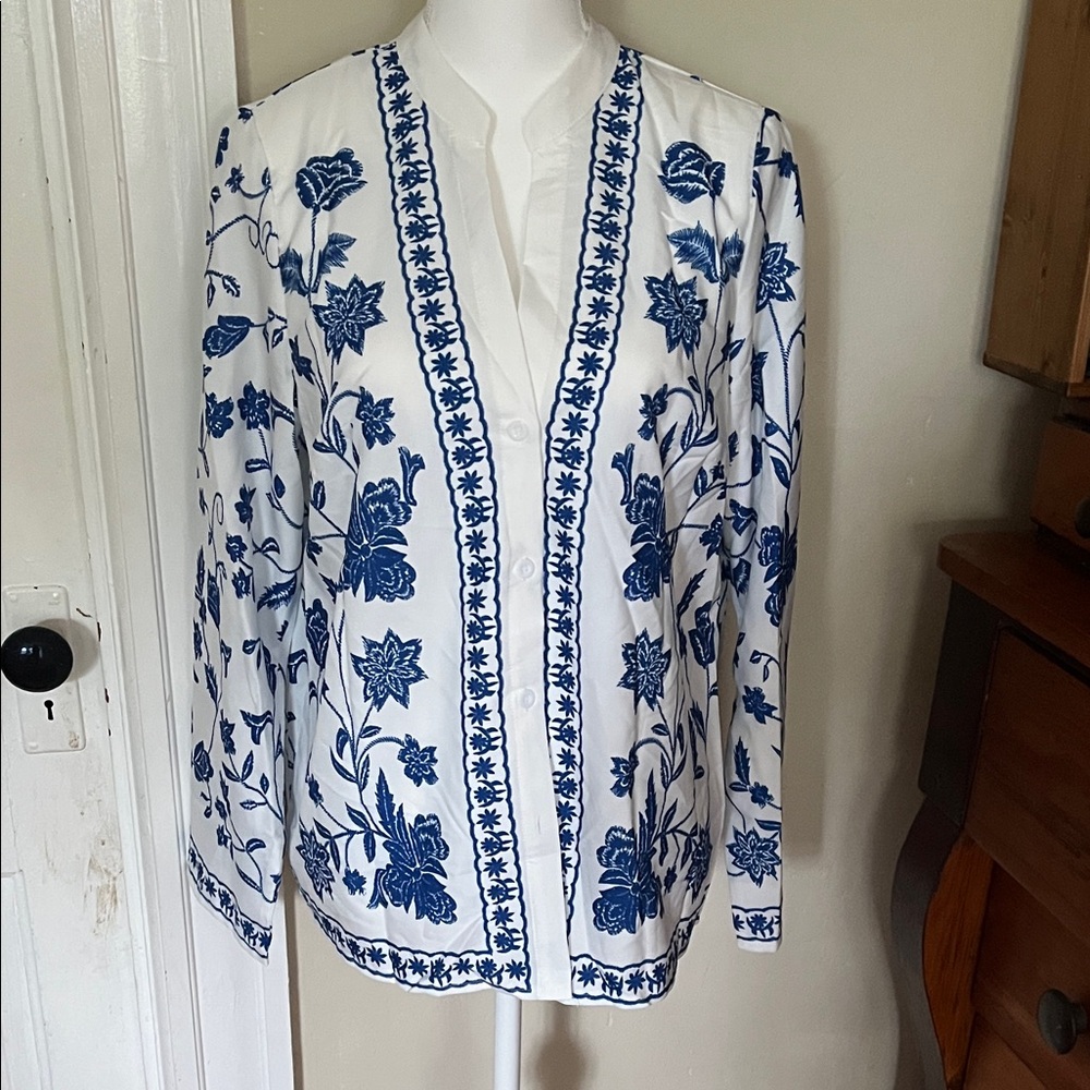 Vintage Floral Open Front shirt- White & Blue